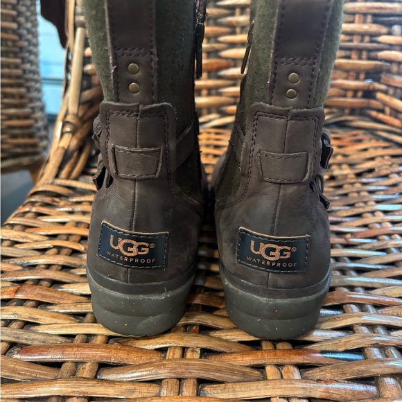 Ugg Boots Womens 10.5 Simmens Ankle Booties Waterproof Brown
Leather Wool Green - Picture 6 of 10